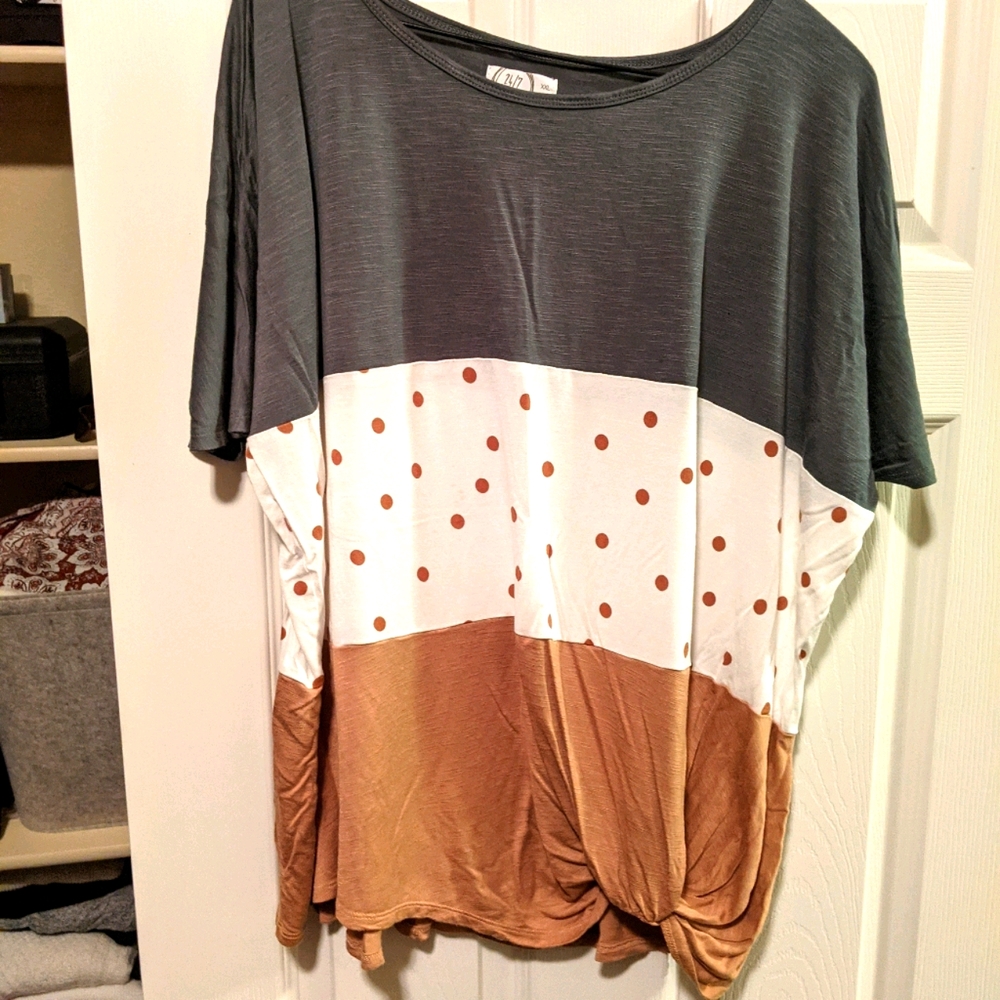 Maurices tie front tshirt